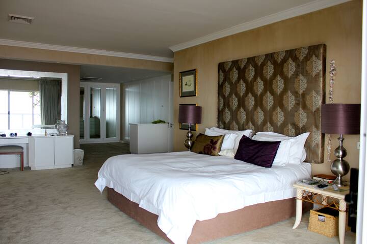 Nalas Villa Arcadia, Bantry Bay Fresnaye gallery image 4