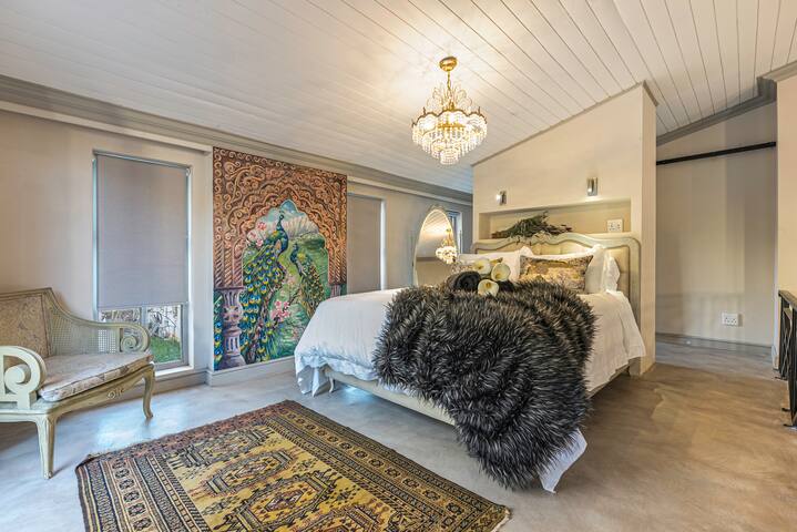 Romantic Honeymoon Suite in the Cape Winelands gallery image 3