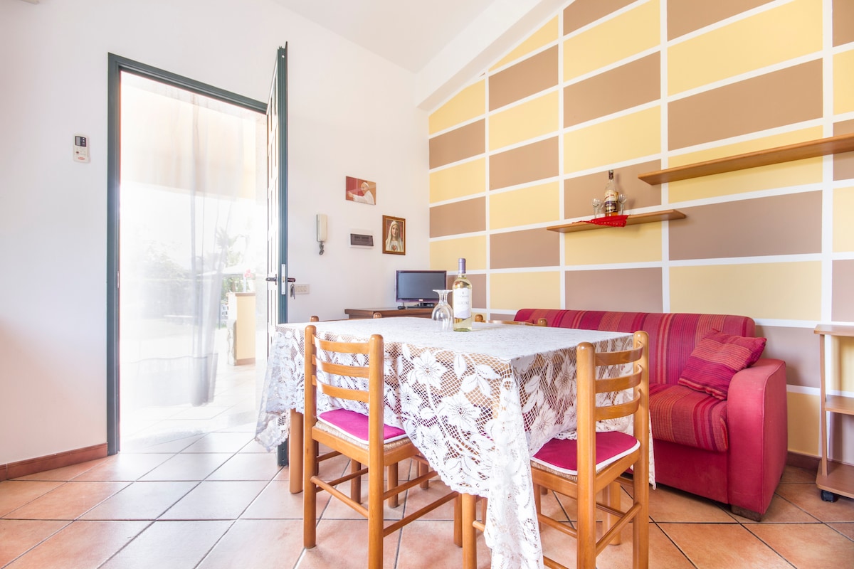 Successful Airbnb property: Case Vacanze Paradise Beach pool and beach 7° in Campofelice Di Roccella