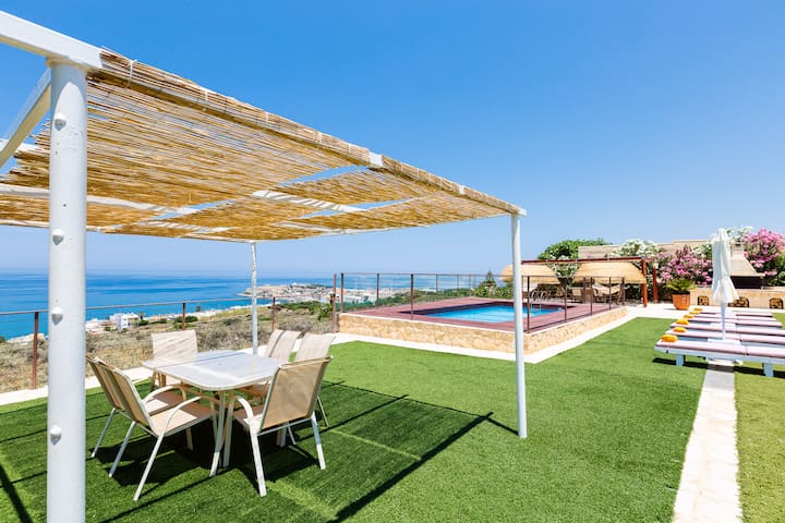 Villa Princess, Exceptional View & Close to City! gallery image 4