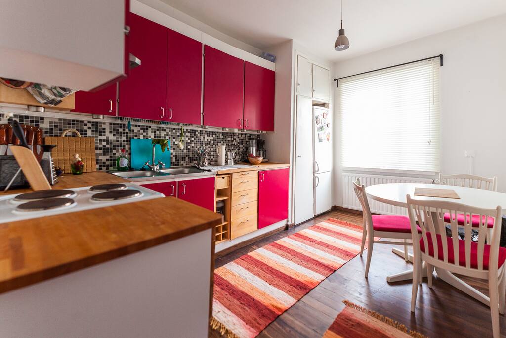 fully equipped kitchen