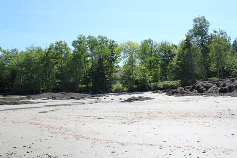 Oceanfront Family Friendly Private Beach by Acadia