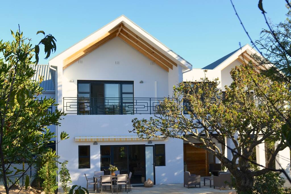 Villa Honeysuckle North wing