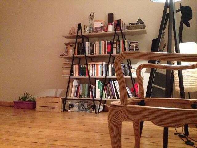 Cosy and spacious room in CIHANGIR/LGBT friendly