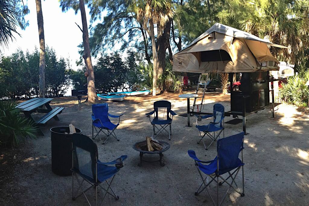 Campsite Outfitters
HitchTopTent.com