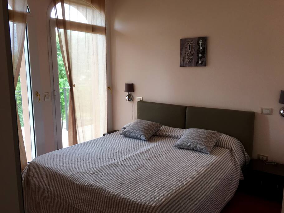 Letto matrimoniale Stanza Tortora