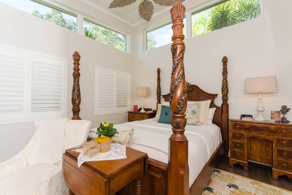 From your luxury suite, step out of your private entrance into a beautiful outdoor garden courtyard. Enjoy your morning coffee, soft music and relax in front of the fire pit in the evening.