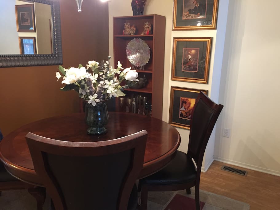 Common area - dining room