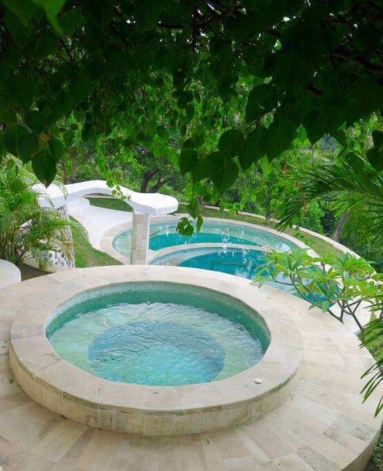 JACUZZI
