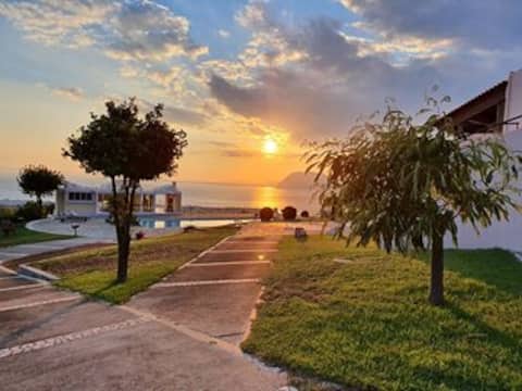 Villa Aurora. Unique view and privacy.