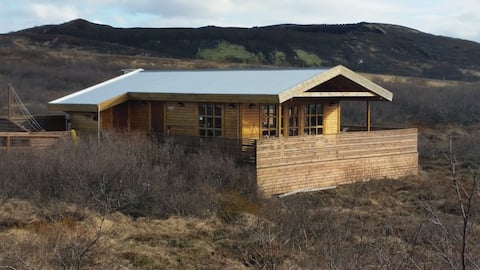 Golden Circle cabin by Kerið crater, mountain view