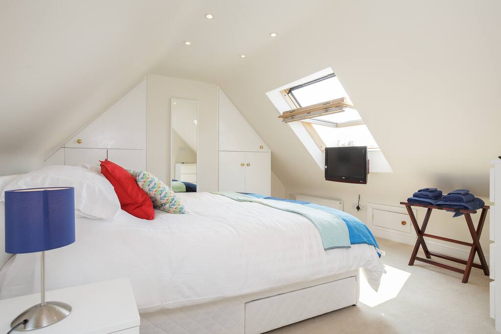 Side view of your Airbnb bedroom.
