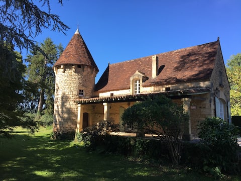 Le Petit Chateau (Adults only property)