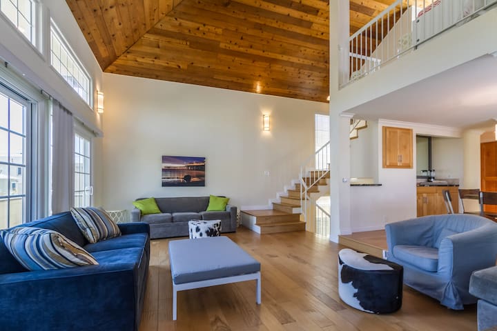 Mission Beach Front, Sunset/Rise Views, 5 Patios gallery image 3