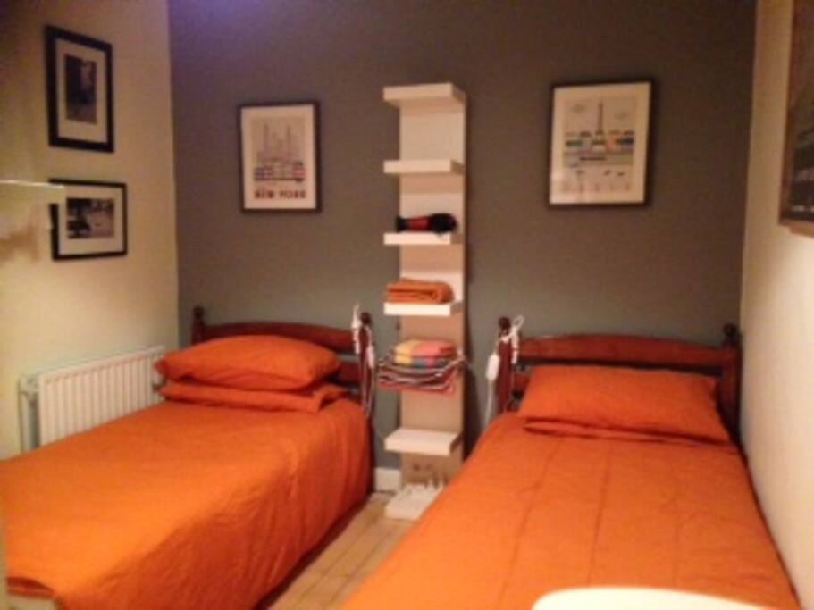 Twin bedroom with French Doors to the garden
