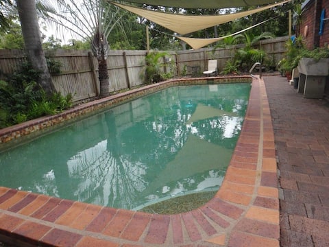 Top Airbnb: Naturally Keesing in Townsville City