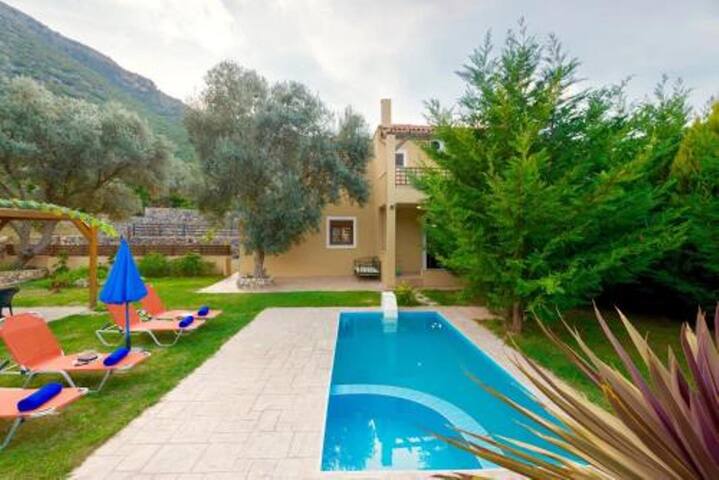 Family villa for 14 person gallery image 2