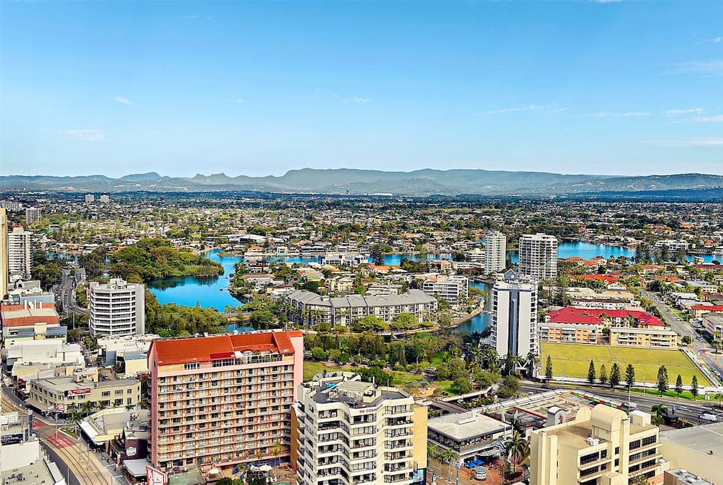 Above Hilton Tower, 18th floors, invincible super Ocean-view and beautiful city view
公寓位于希尔顿大楼18楼高层,坐拥豪华海景和美丽的黄金海岸城景