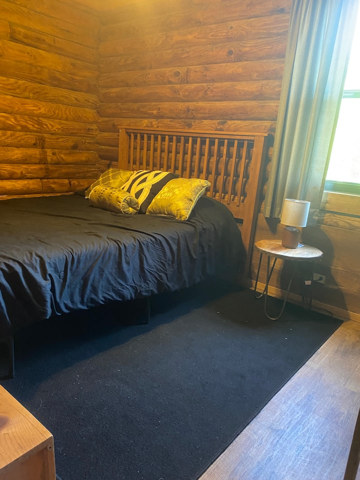 غرفة نوم 2 بمرتبة كاملة الحجم 