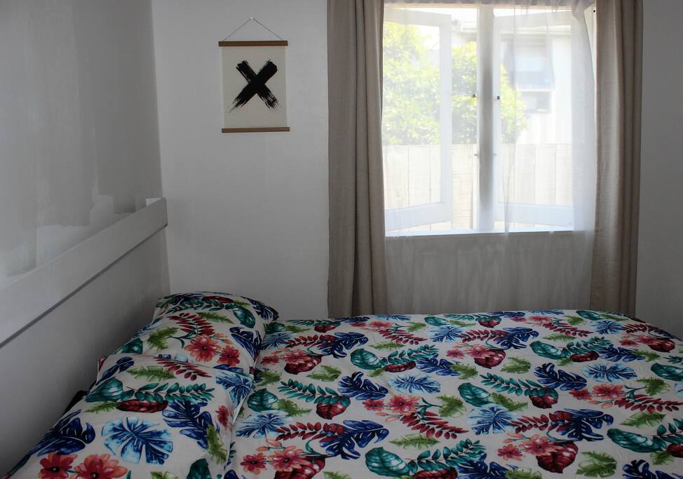 RUA | QUEEN BED