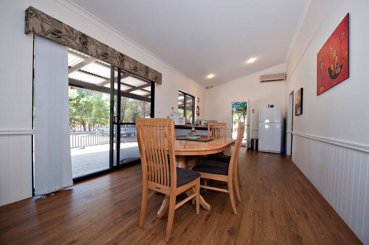 Margaret River Hideaway – Standard 3 Bedrooms gallery image 4