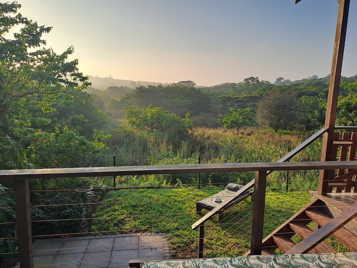 Dunkirk Retreat With Pool & Bush Views - Dolphin Coast