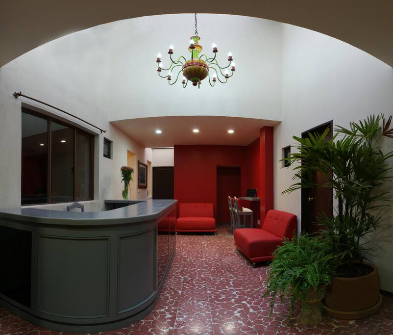 Recepción las 24 horas