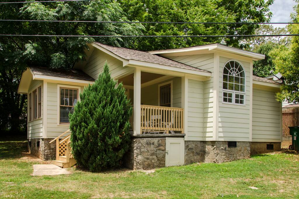 Cozy Center City Cottage Houses for Rent in Charlotte