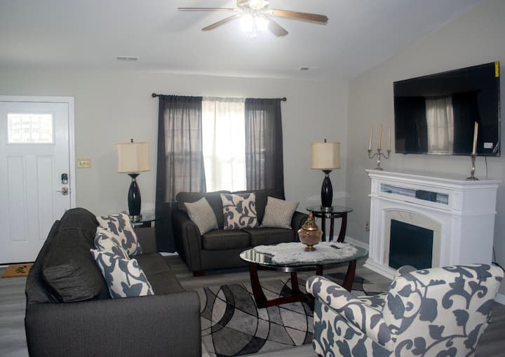 Comfy Home Close To Military Base, Beaches & More - Jacksonville, NC