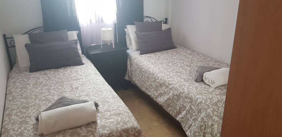 TWIN ROOM 5MINS YUMBO PLAYA DEL INGLES AIRCON WIFI
