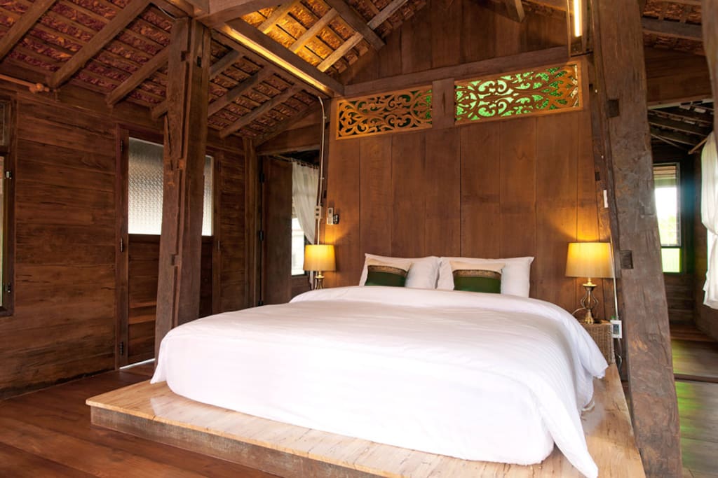 Master Bedroom: Try our comfort mattress in Lanna style.