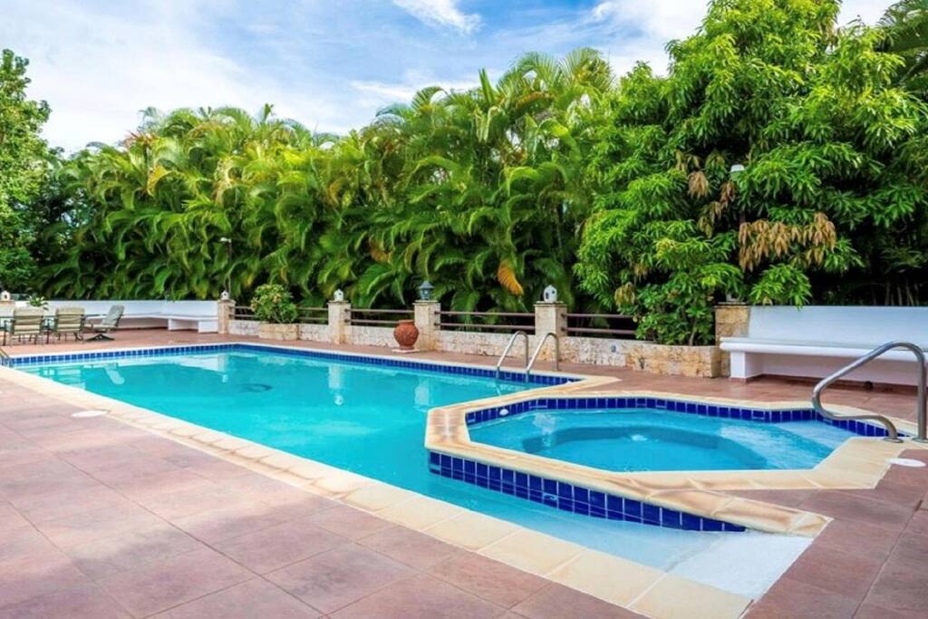 Pool and Jacuzzi
