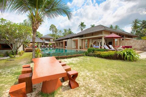 Beachfront luxury villa