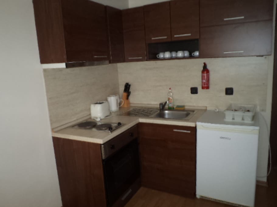 Kitchen 1/2