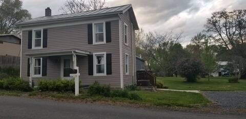 Quaint Farmhouse