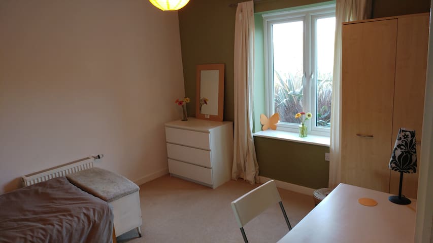 Stylish, modern room in quiet, clean flat