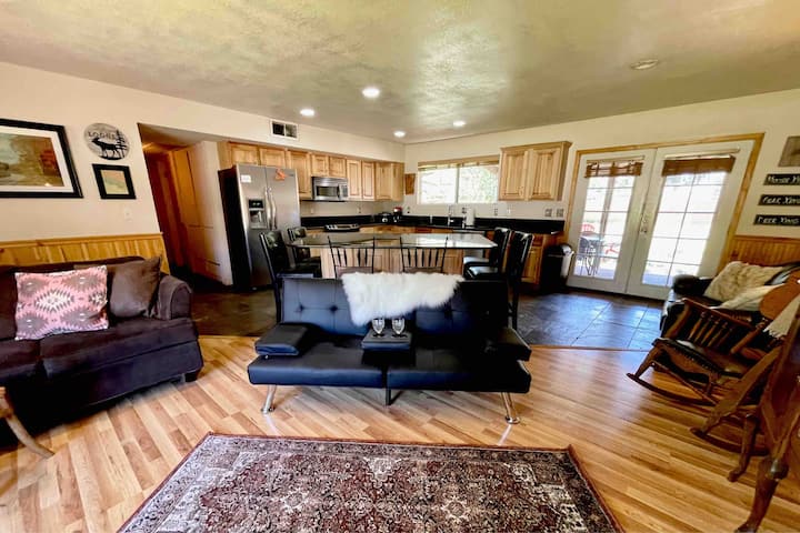 Pinetop Cabin 3bed/2bath Come Ski!