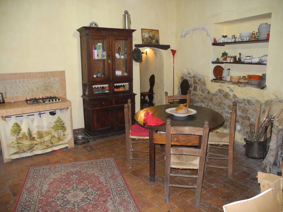 Cucina con camino piano terra