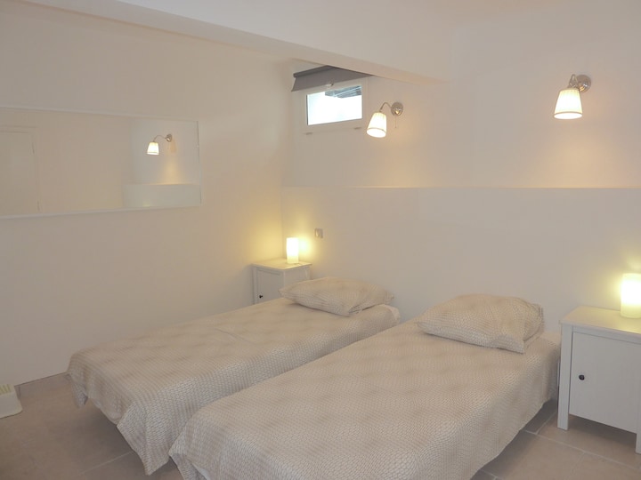 ห้องนอนคู่ 5 พร้อมเตียงแฝดระดับสวน