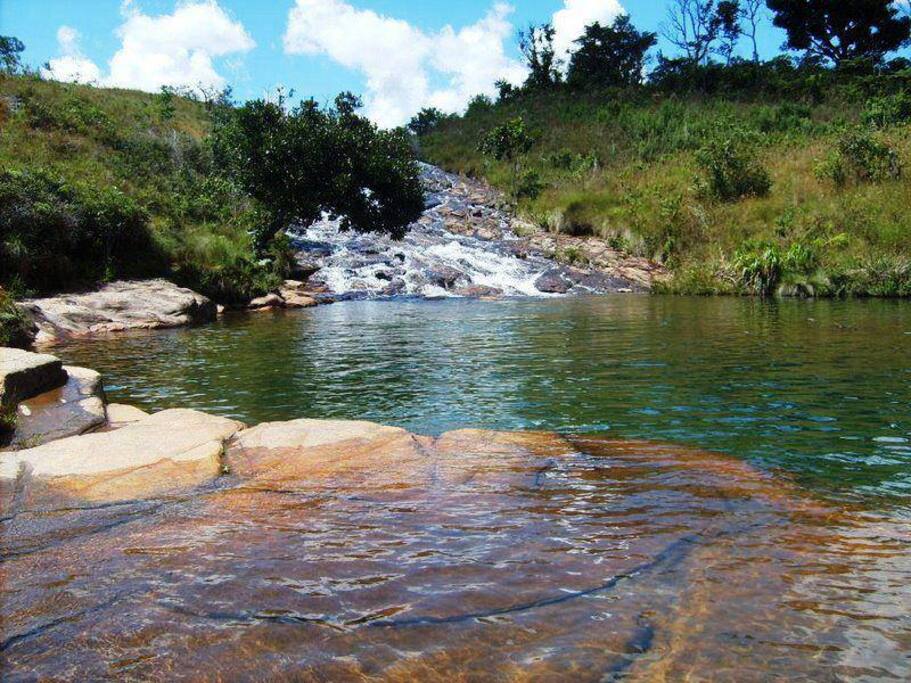 Cachoeira Tira Prosa fica bem próxima ao chalé.