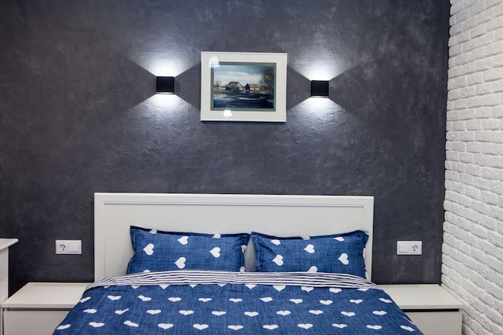 Апартаменты с новым ремонтом в тихом центре