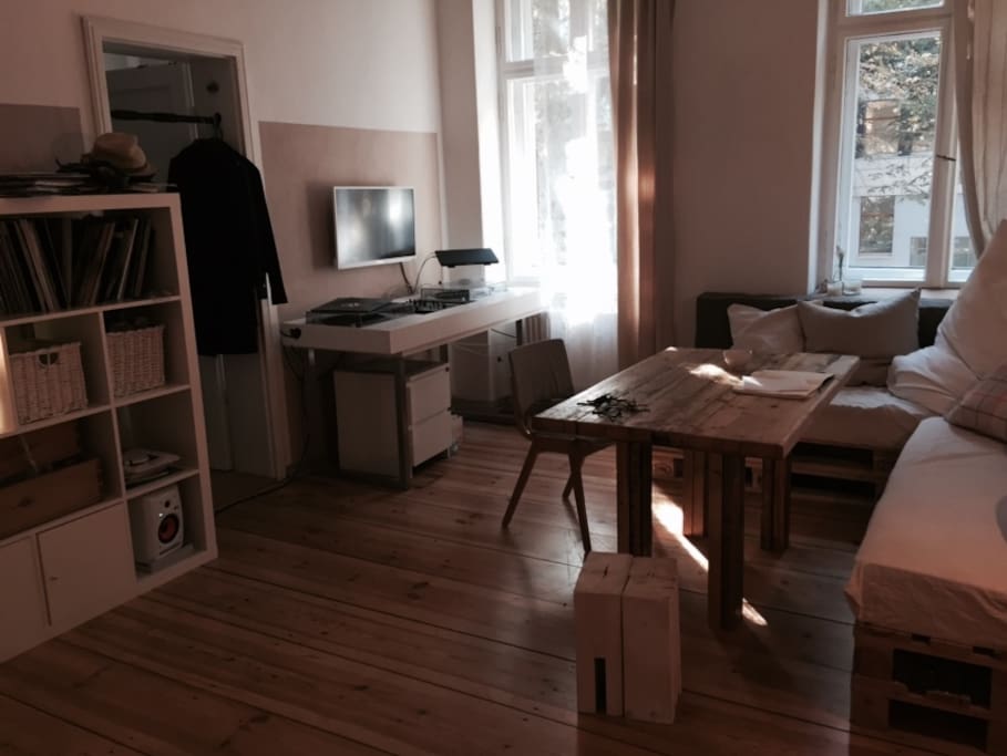 Wohnzimmer / Living Room