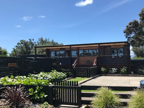 The Cabin- luxury stay with sea views