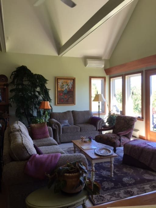 Cozy common Great Room with views!