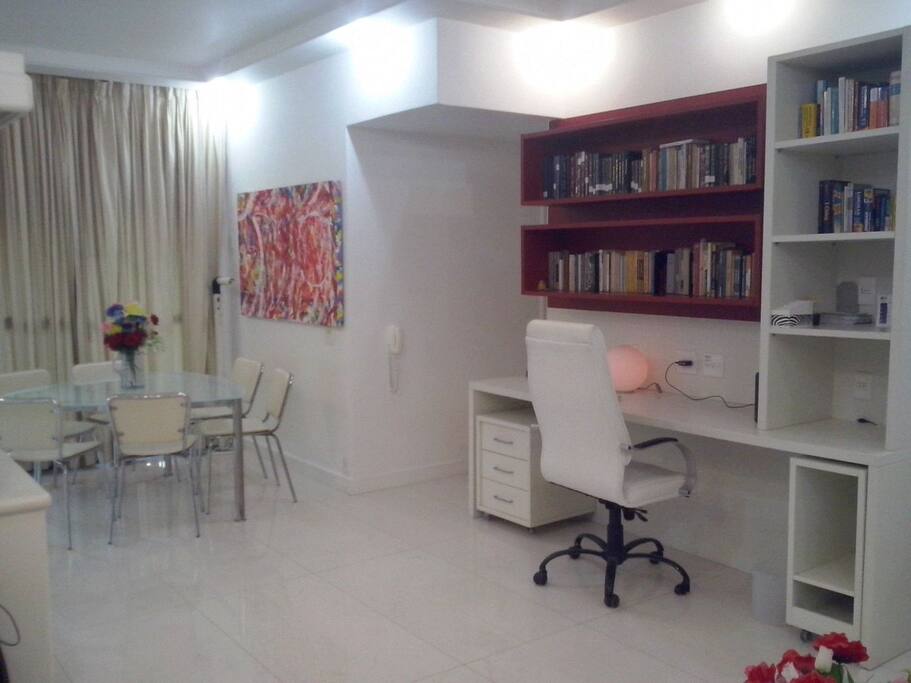 Sala de Jantar e Área de trabalho