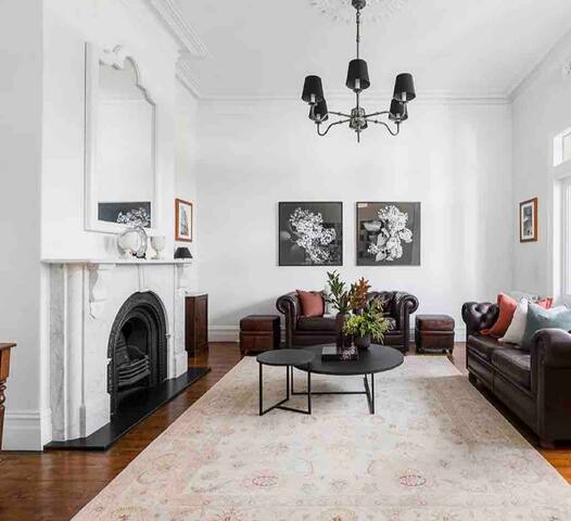 Beautiful 4-Bedroom, Minutes from Albert Park Lake