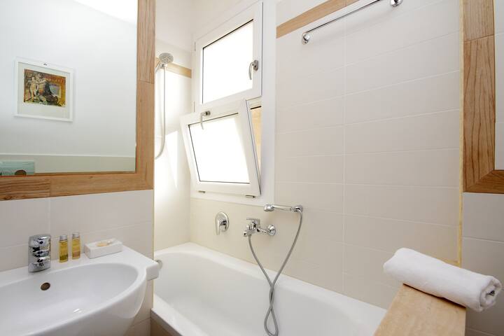 Colosseo Studios Luxury Apartment Rome gallery image 5