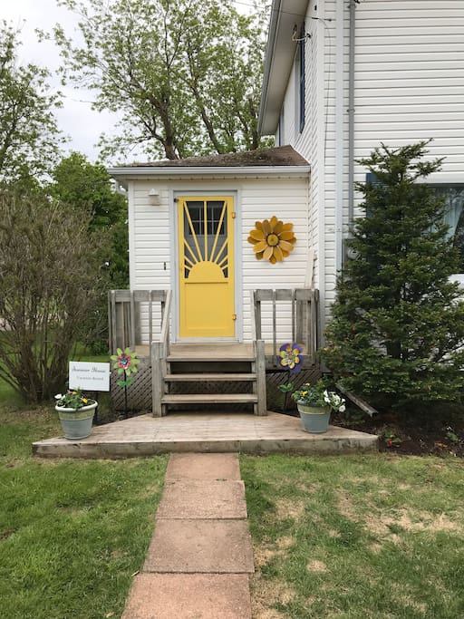 Front entrance to Summer House