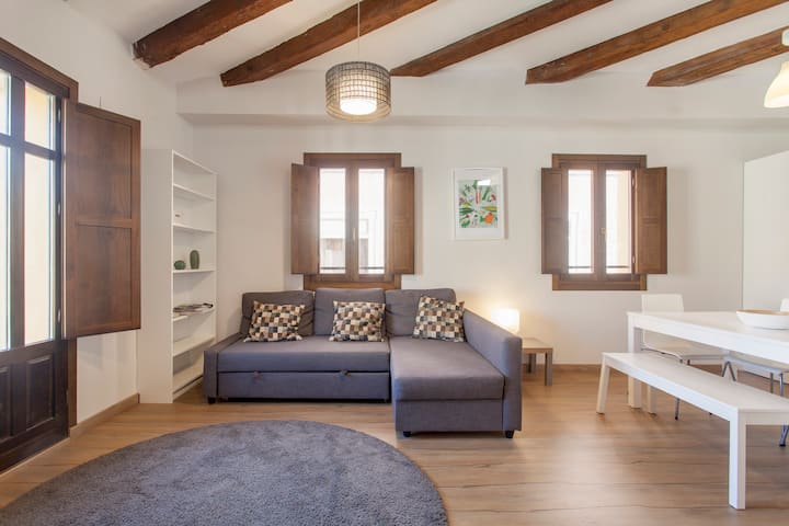 Luxury Modern 2 Bed Apartment In Old Town