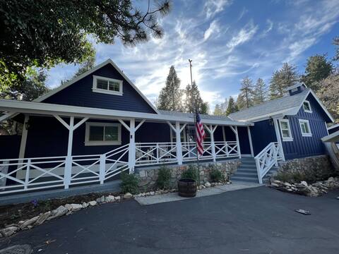 Popular Airbnb listing: Spa and Fenced Yard/Sleeps 8|5 Minutes to Lake in Crestline